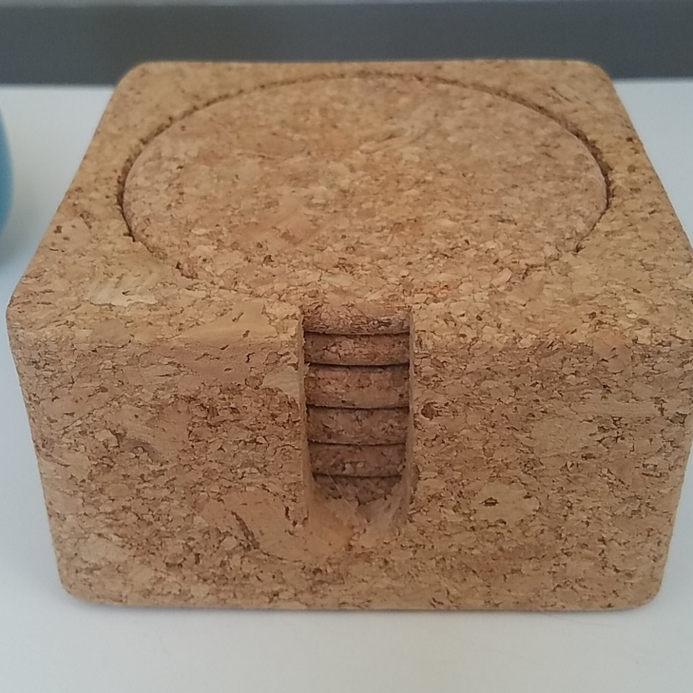 Natural cork coaster set - Picture 2 of 3